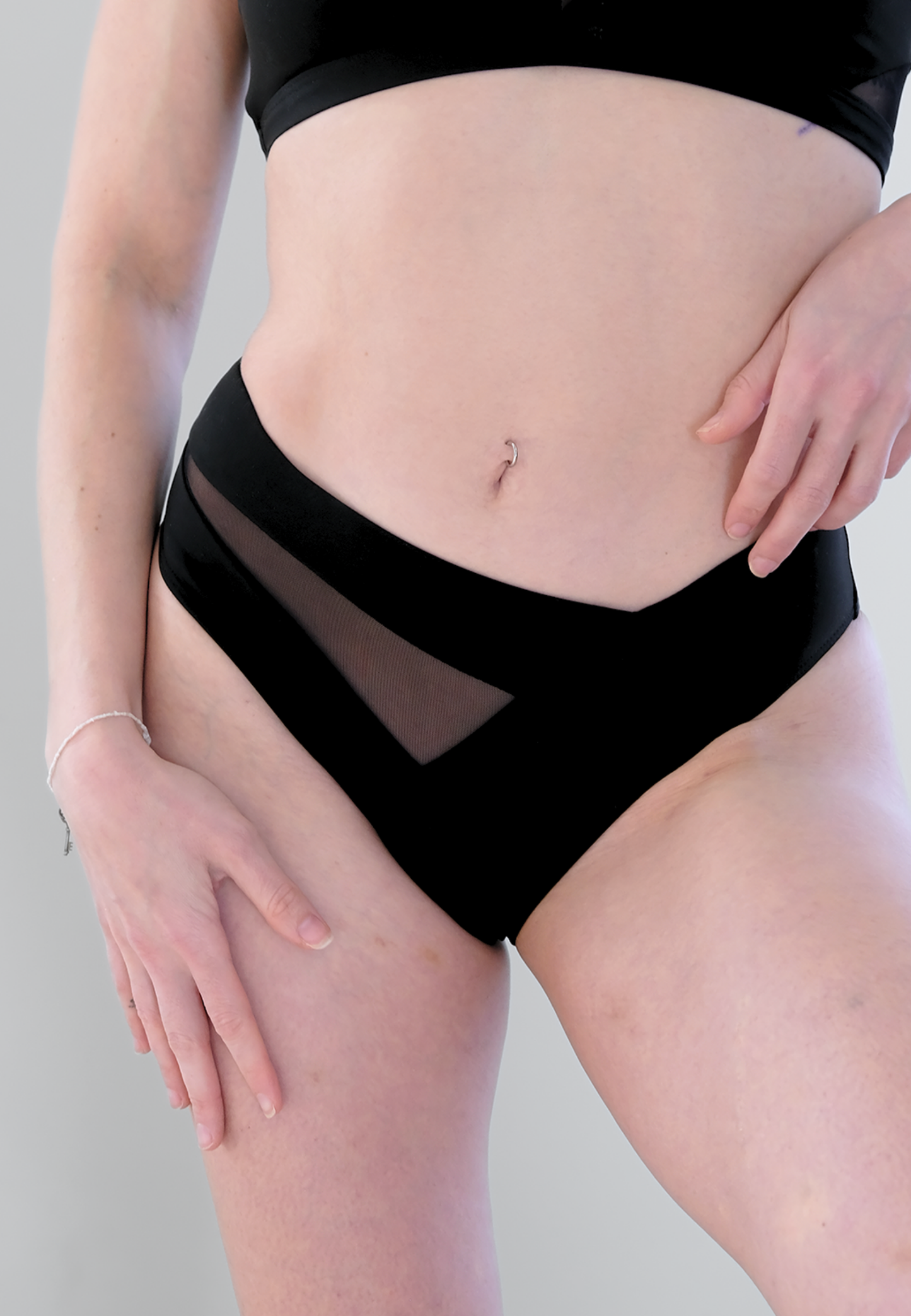 Zayra Pole Bottom Noir